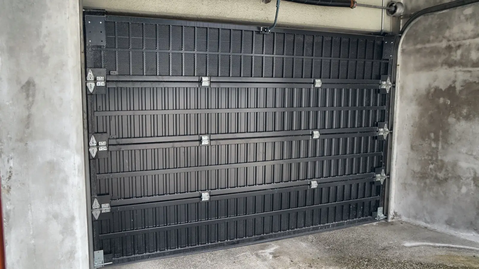 Aluminum parkade gate